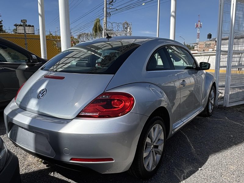 Volkswagen Beetle Sport 2012