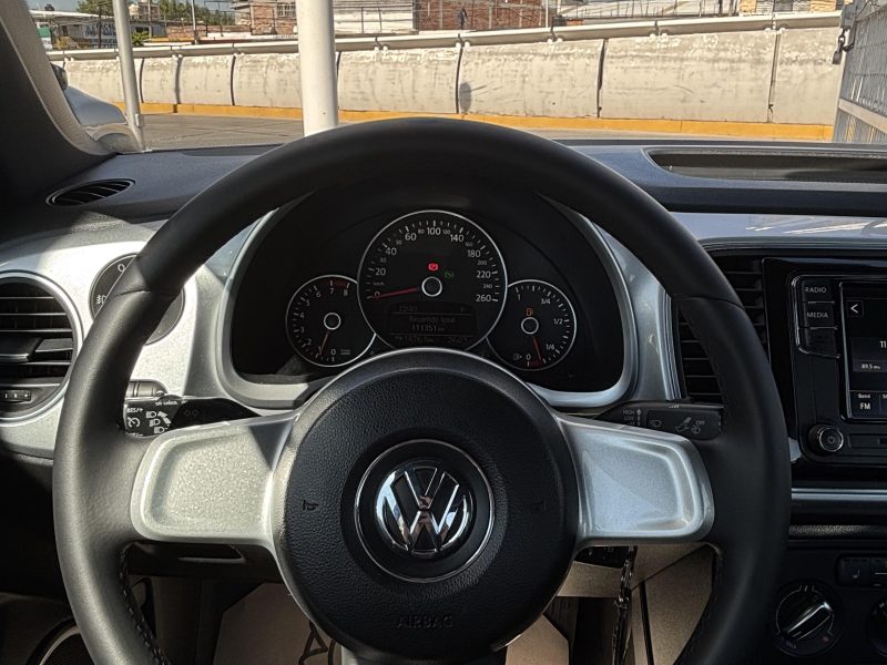 Volkswagen Beetle Sport 2012