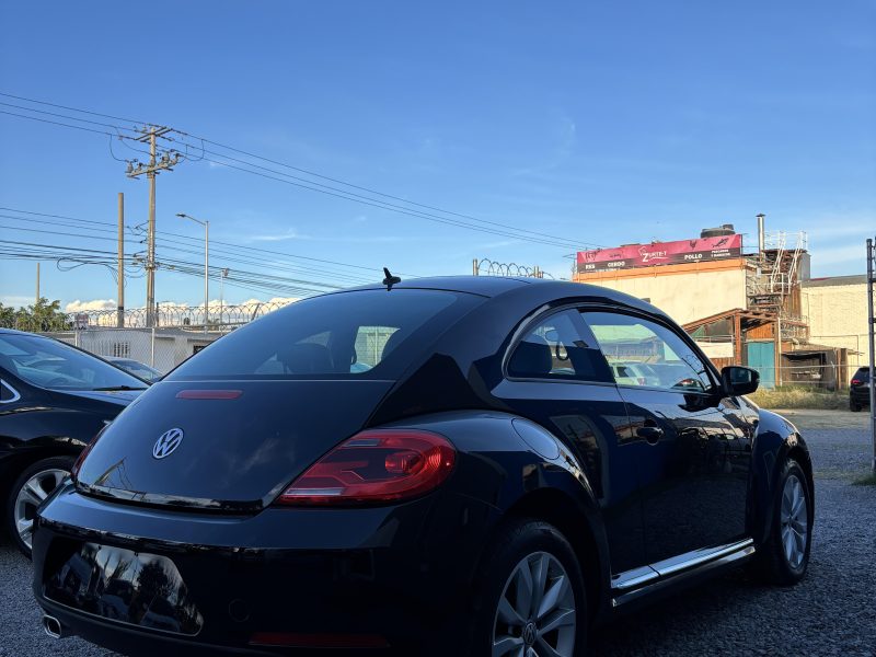 Volkswagen Beetle Sport 2012