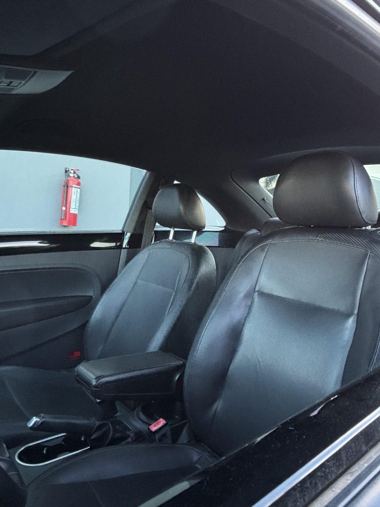 Volkswagen Beetle Sport 2012