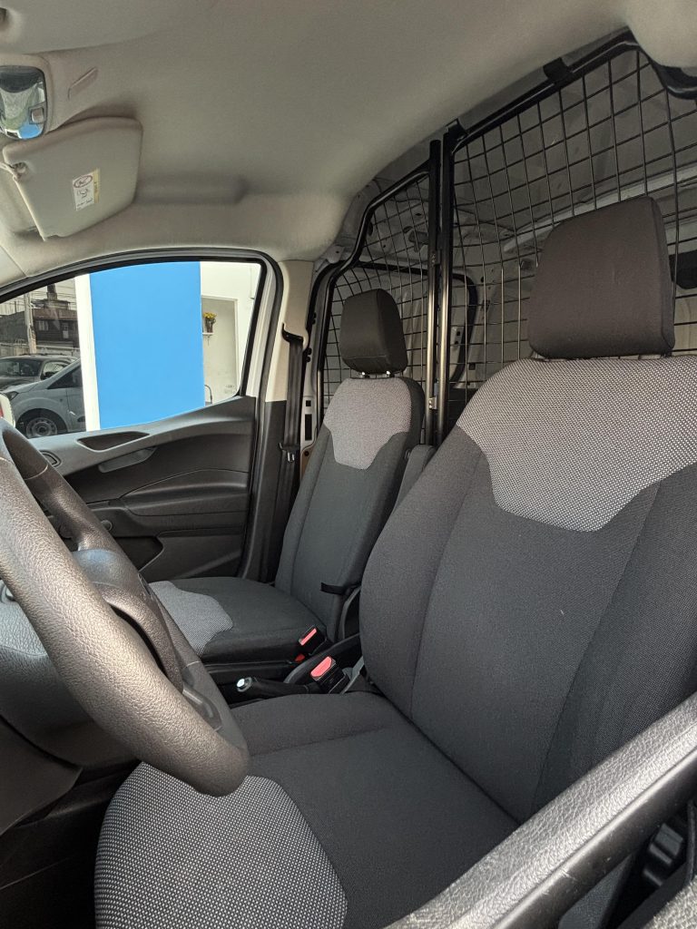 Ford Transit Courier Van 2023